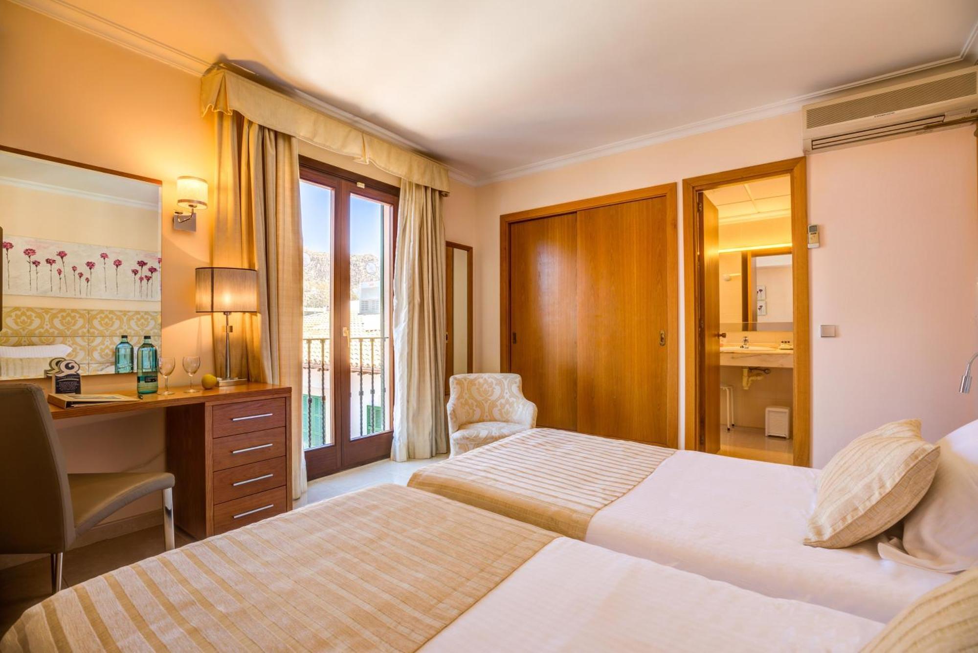 Hotel Miramar Port de Pollenca Ruang foto