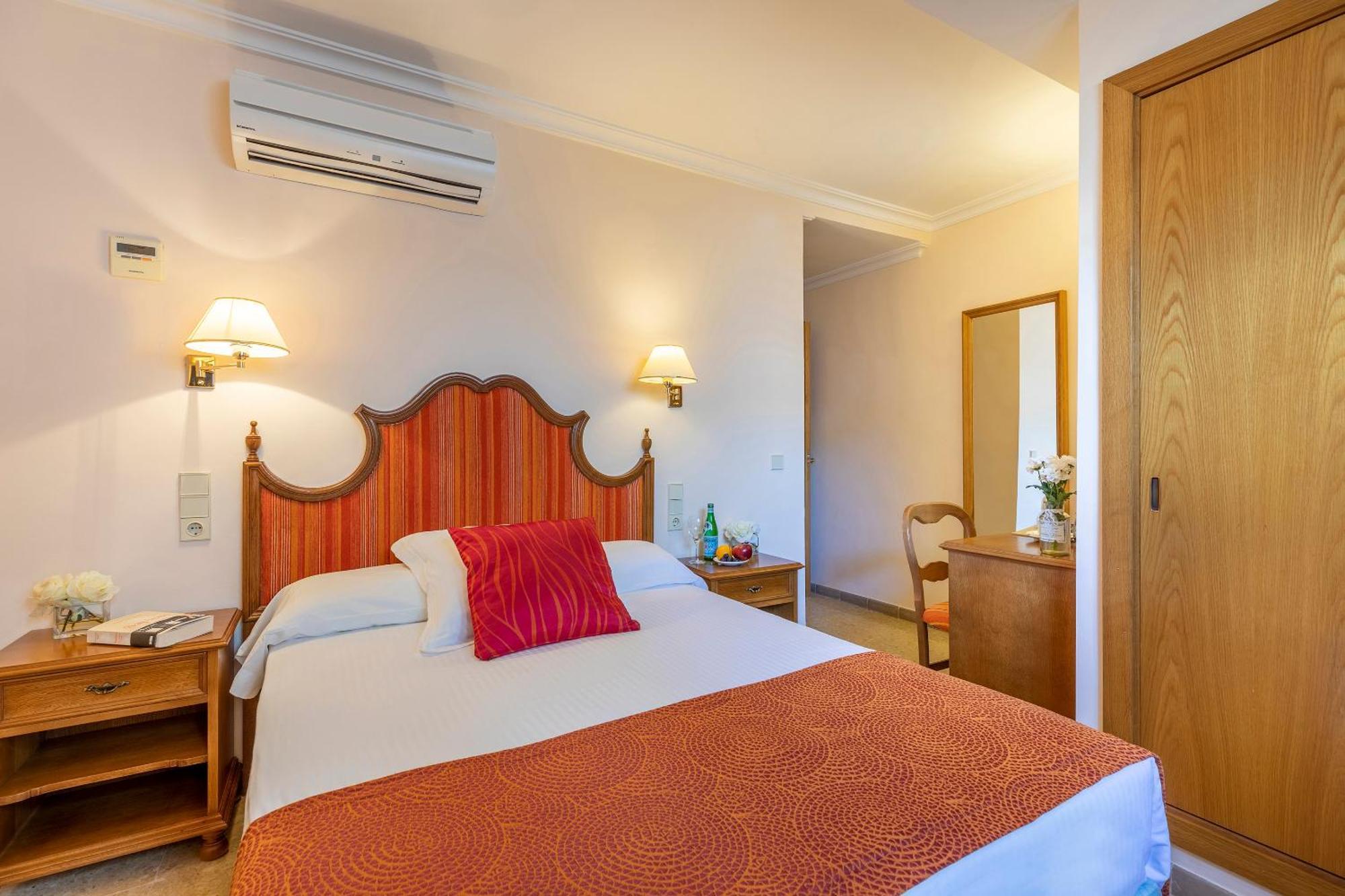 Hotel Miramar Port de Pollenca Ruang foto