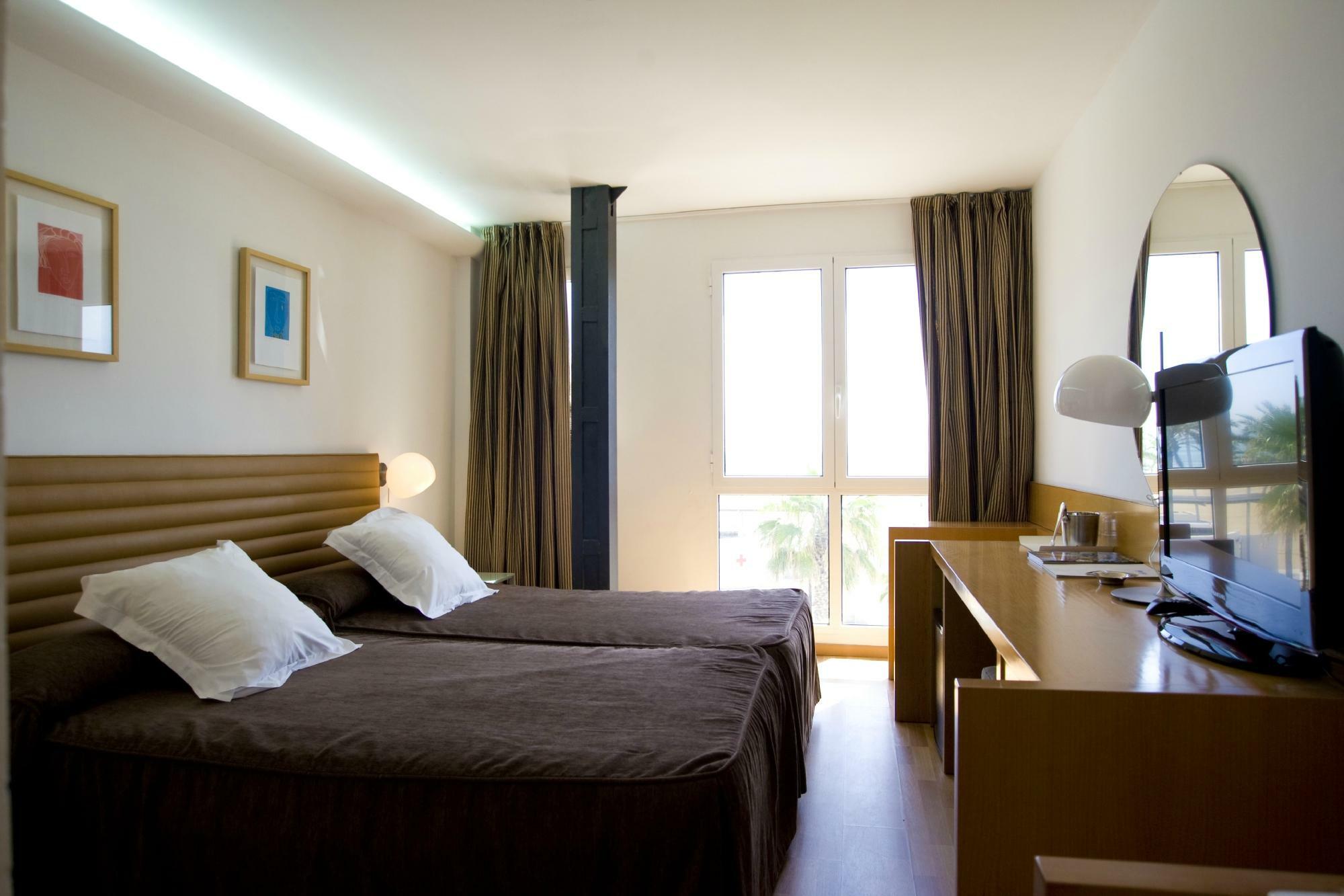 Hotel Miramar Port de Pollenca Bagian luar foto